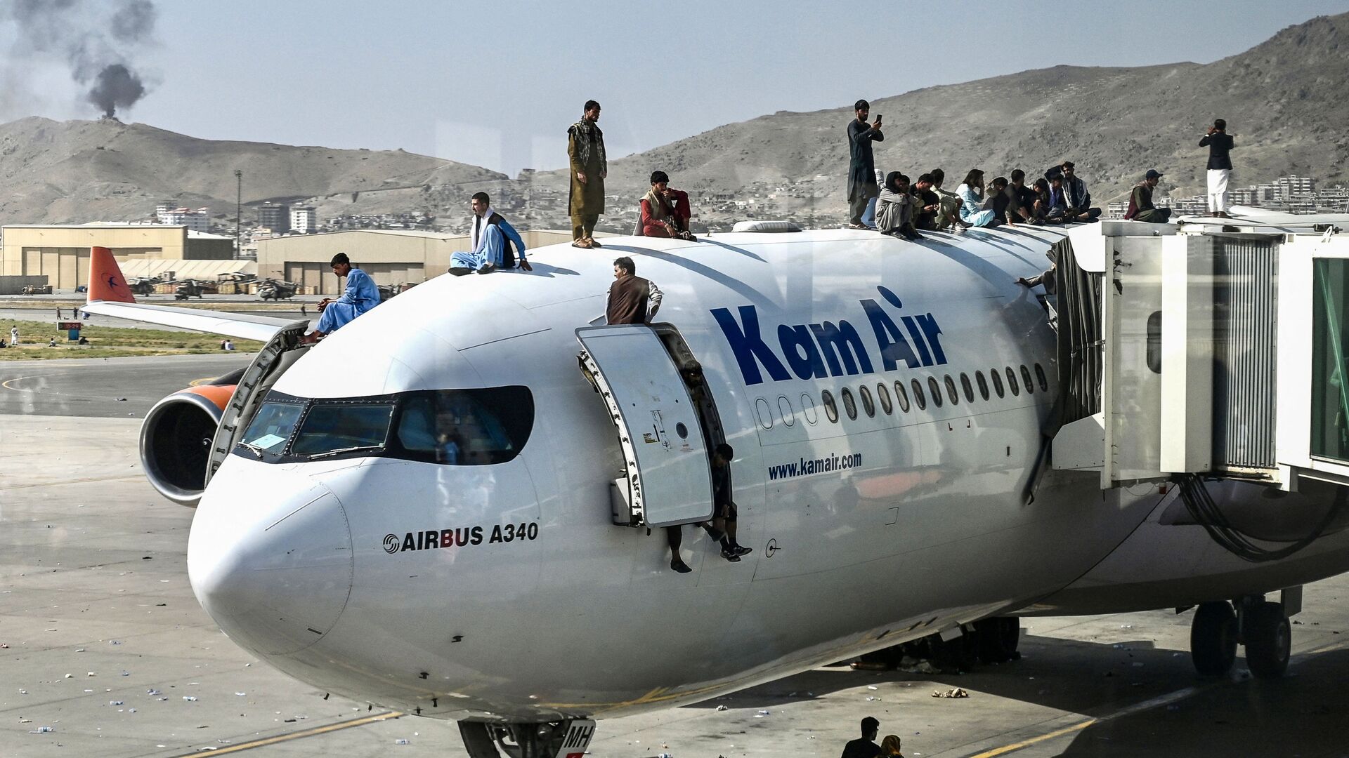 العثور على بقايا بشرية بعجلة طائرة عسكرية قادمة من مطار كابل 16 أغسطس 2021 - سبوتنيك عربي, 1920, 21.08.2021