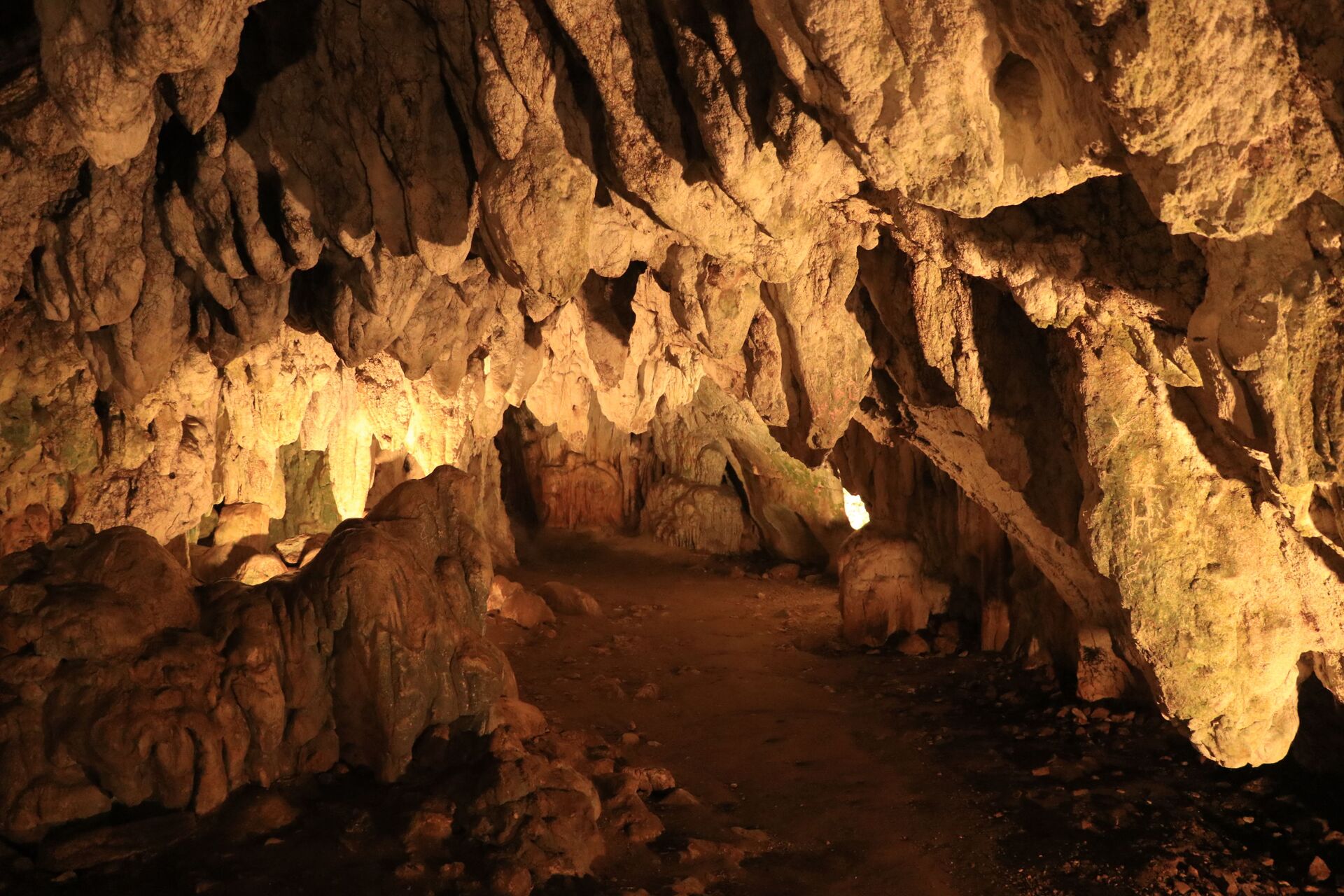 مغارة الضوايات في طرطوس... الضوء يمنح الأشياء ظلالها منذ 20 مليون عام - سبوتنيك عربي, 1920, 23.08.2021