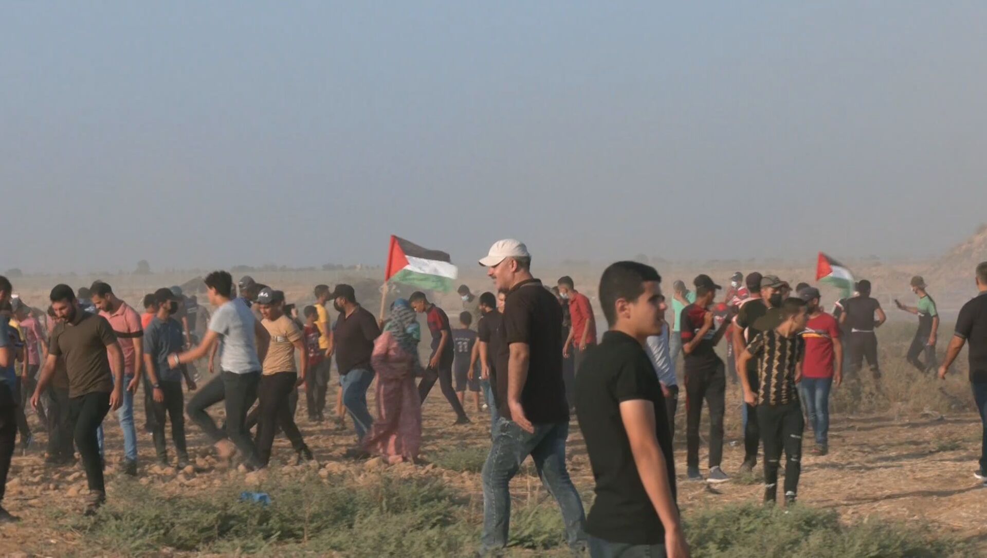 إصابة عشرات الفلسطينيين خلال مظاهرات قرب السياج الفاصل في قطاع غزة - سبوتنيك عربي, 1920, 12.11.2021