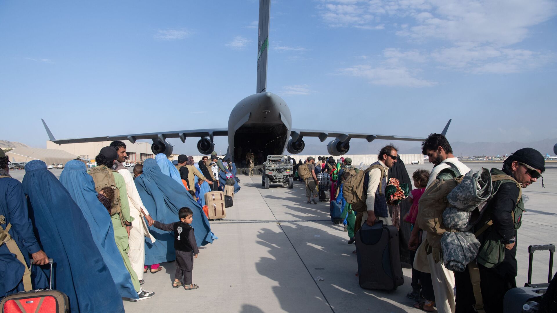 مطار أحمد كرزاي الدولي  في كابول، أفغانستان 24 أغسطس 2021 - سبوتنيك عربي, 1920, 27.08.2021
