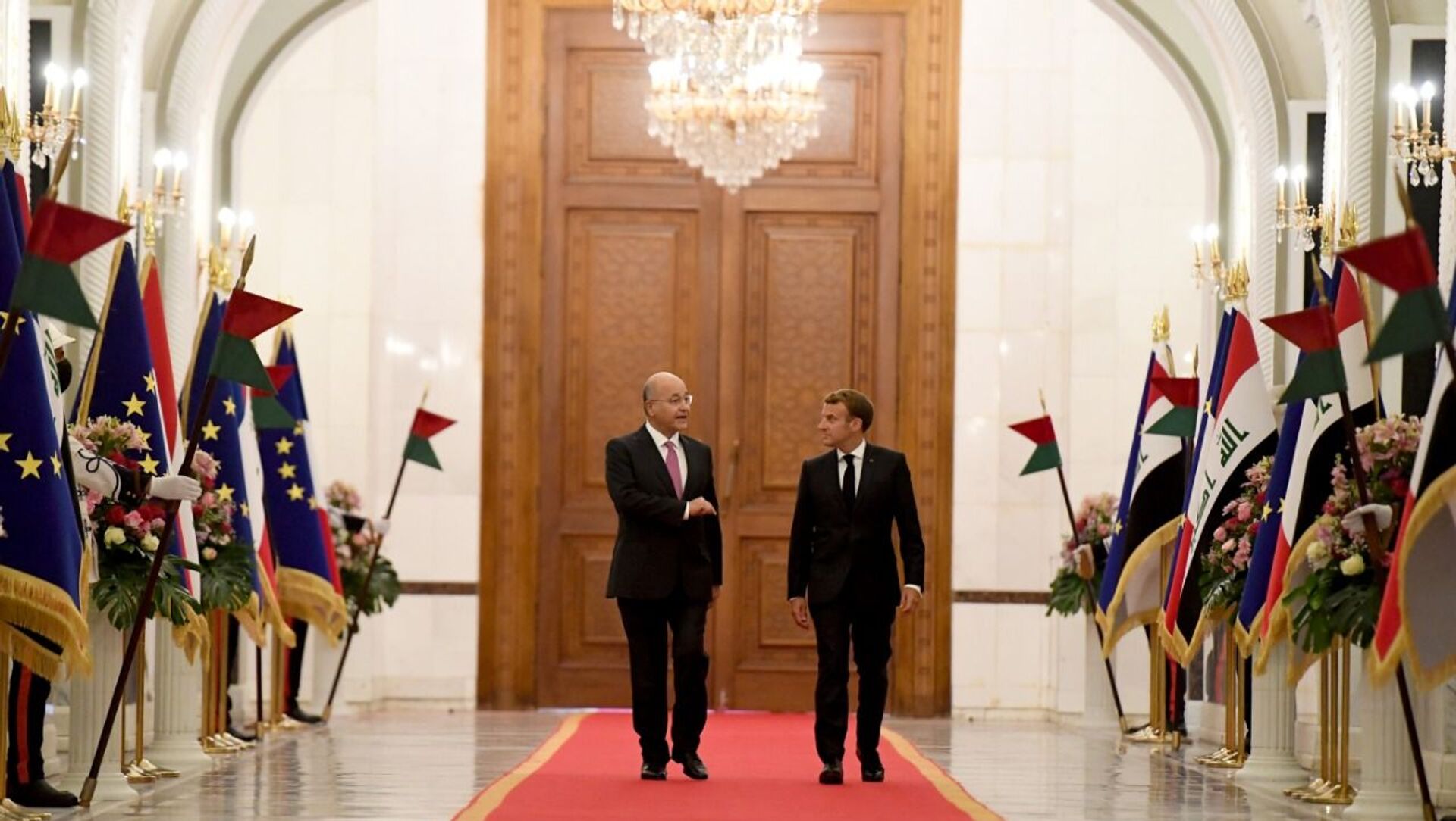 الرئيس العراقي برهم صالح يستقبل الرئيس الفرنسي إيمانويل ماكرون - سبوتنيك عربي, 1920, 29.08.2021