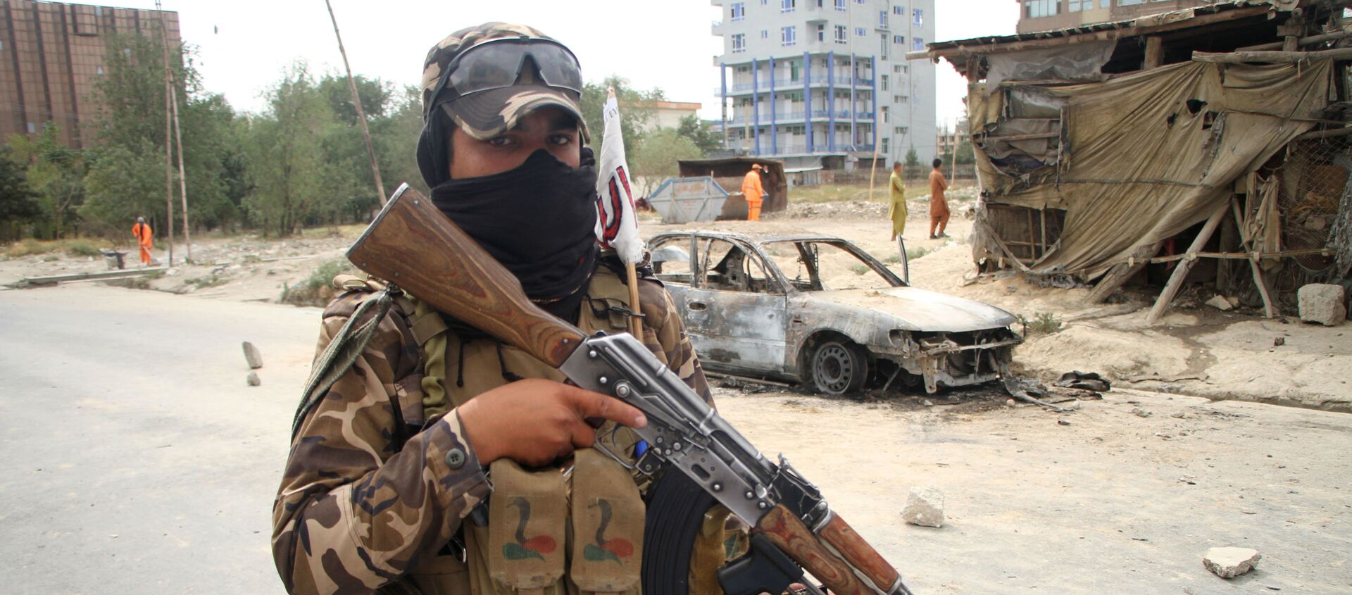 أحد عناصر حركة طالبان بعد القصف الصاروخي في مدينة كابول، أفغانستان 30 أغسطس 2021 - سبوتنيك عربي, 1920, 01.09.2021