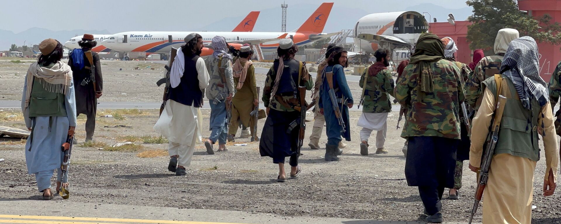 عناصر حركة طالبان تسيطر على مطار حامد كرزاي الدولي في كابول، أفغانستان 31 أغسطس 2021 - سبوتنيك عربي, 1920, 05.09.2021