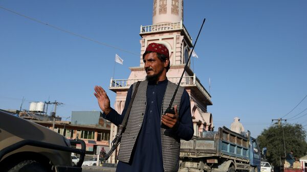 عناصر حركة طالبان يسيطرون على الساحة الرئيسية في مدينة كابول، أفغانستان 1 سبتمبر 2021 - سبوتنيك عربي
