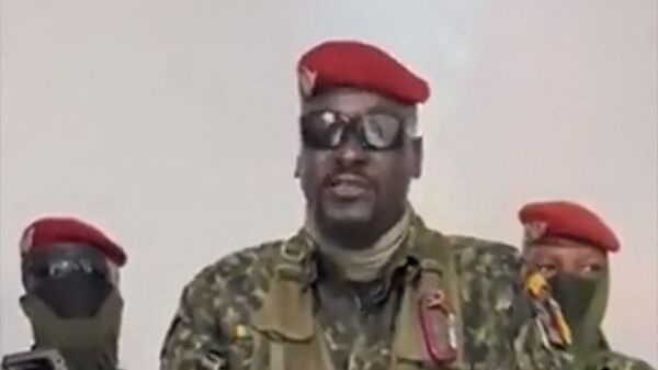  القوات الخاصة بقيادة مامادي دومبويا، غينيا 5 سبتمبر 2021 - سبوتنيك عربي