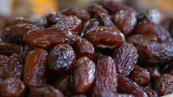 فاكهة التمر الشهية والمفيدة  - سبوتنيك عربي