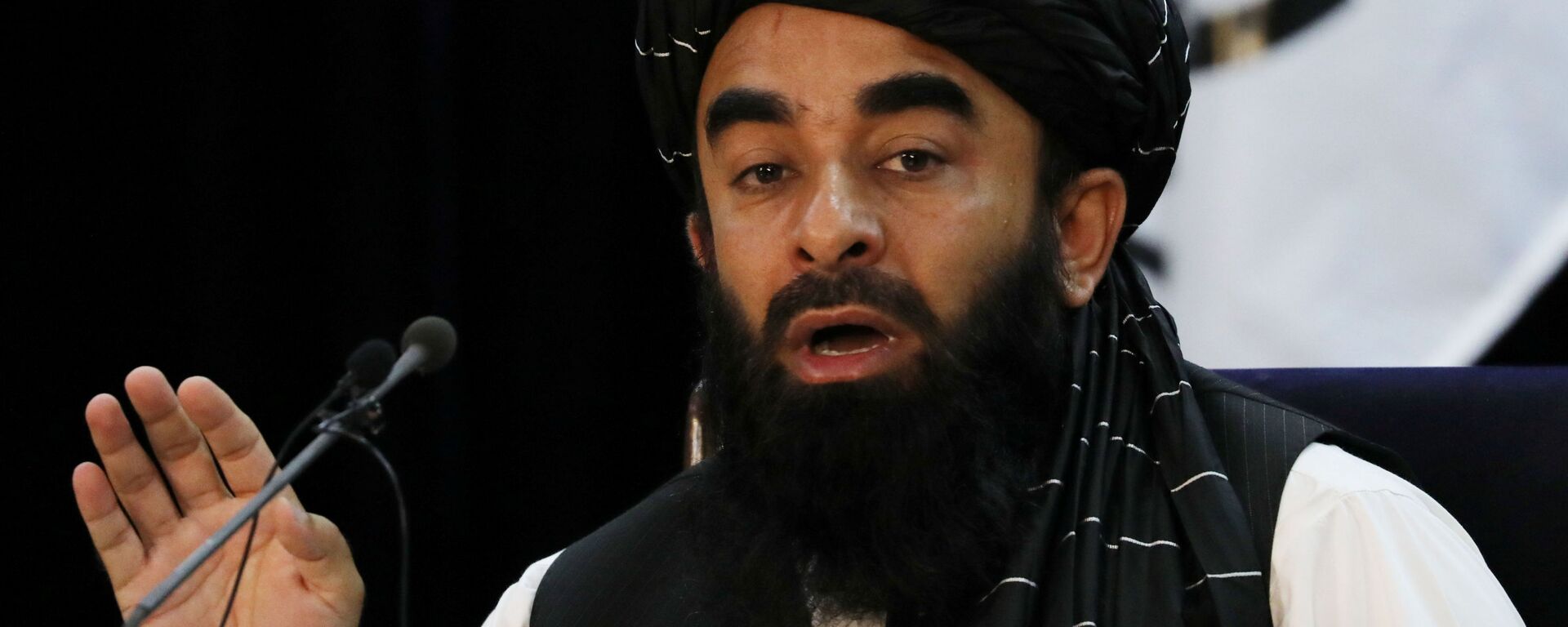ممثل حركة طالبان (المحظورة في روسيا) ذبيح الله مجاهد في كابول، أفغانستان 6 سبتمبر 2021 - سبوتنيك عربي, 1920, 21.09.2021