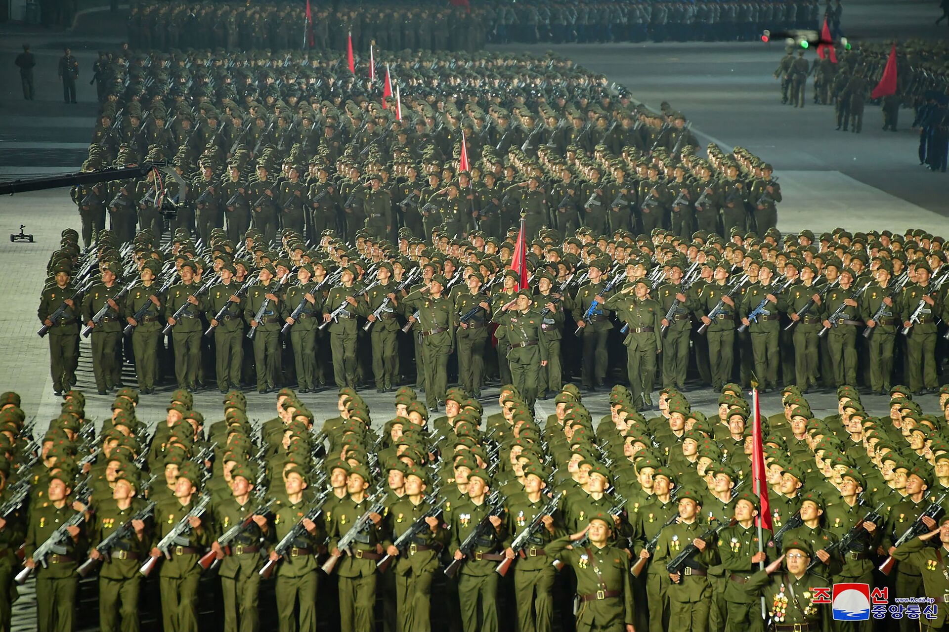 الجيش الكوري الشمالي يشارك في عرض عسكري بمناسبة ذكرى تأسيس كوريا الشمالية - سبوتنيك عربي, 1920, 23.11.2021