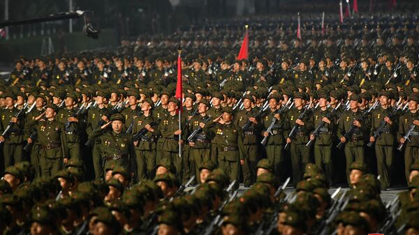 الجيش الكوري الشمالي يشارك في عرض عسكري بمناسبة ذكرى تأسيس كوريا الشمالية - سبوتنيك عربي