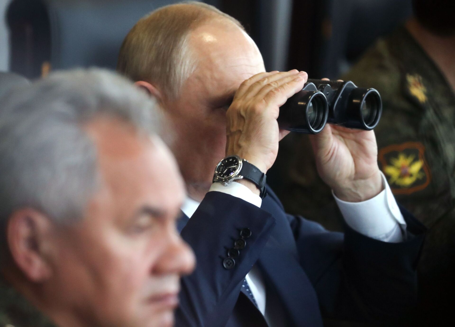 الرئيس الروسي فلاديمير بوتين يشاهد مناورات الغرب 2021 المشتركة بين روسيا و بيلاروسيا  - سبوتنيك عربي, 1920, 23.11.2021