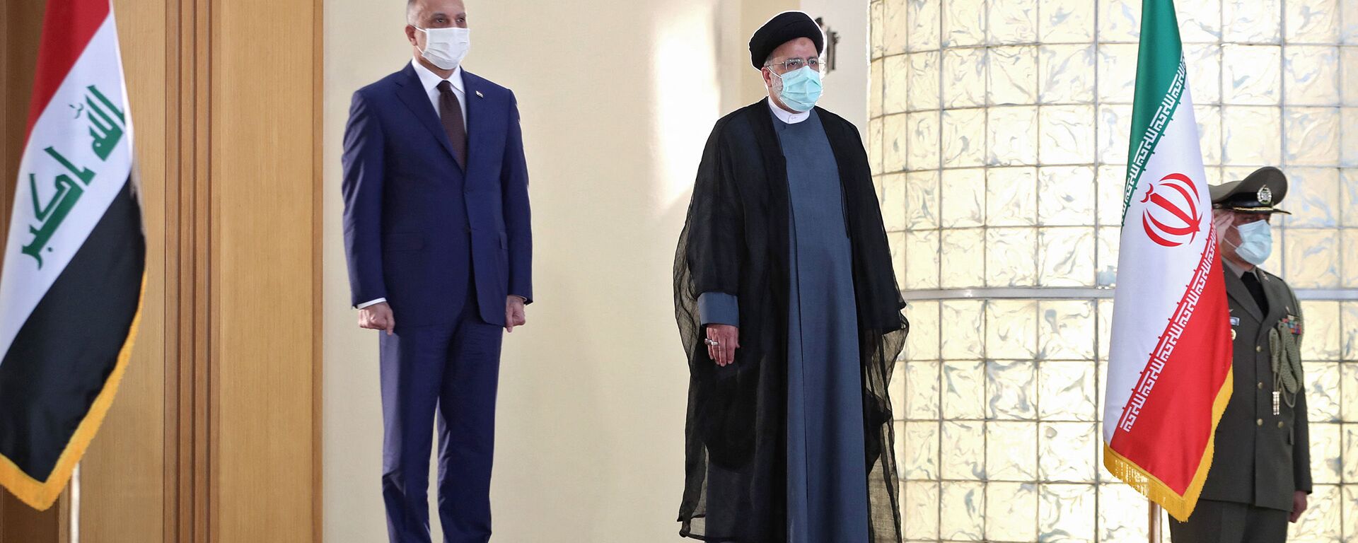 رئيس الوزراء العراقي مصطفى الكاظمي والرئيس الإيراني إبراهيم رئيسي في طهران - سبوتنيك عربي, 1920, 05.02.2022