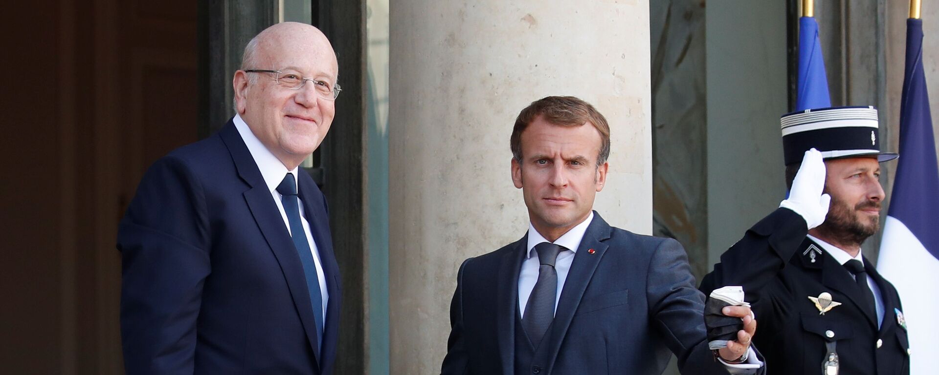 الرئيس الفرنسي إيمانويل ماكرون يلتقي مع رئيس الحكومة اللبنانية نجيب ميقاتي في باريس، فرنسا 24 سبتمبر 2021 - سبوتنيك عربي, 1920, 24.09.2021