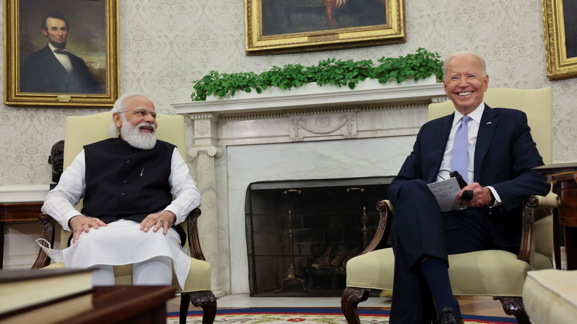 الرئيس الأمريكي، جو بايدن، في لقائه مع رئيس الوزراء الهندي، ناريندرا مودي، في البيت الأبيض، واشنطن، 24 سبتمبر/ أيلول 2021 - سبوتنيك عربي, 1920, 25.09.2021