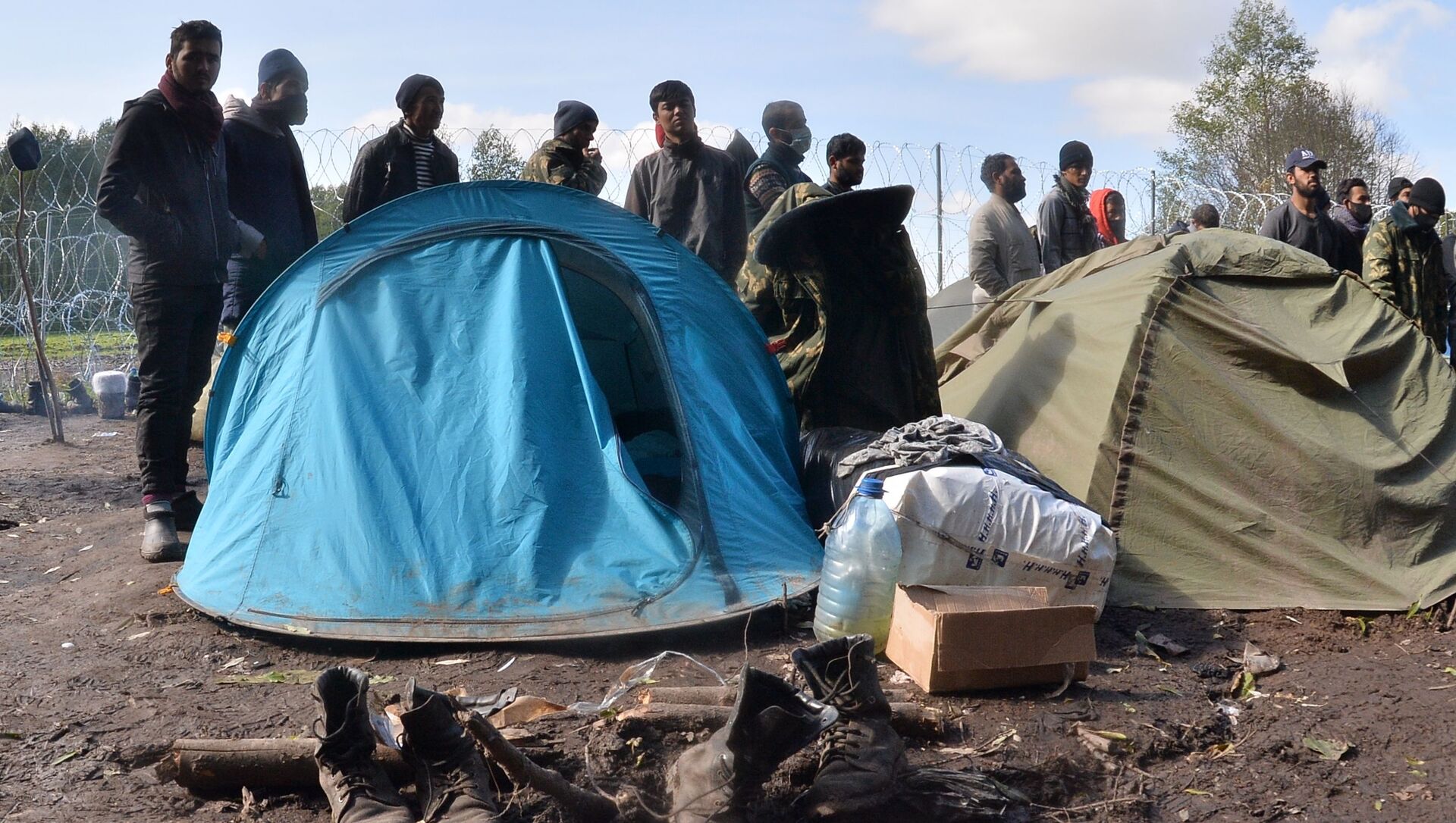 مخيم للاجئين الأفغانيين على الحدود البيلاروسية البولندية، بيلاروسيا، بولندا 29 سبتمبر 2021 - سبوتنيك عربي, 1920, 30.10.2021