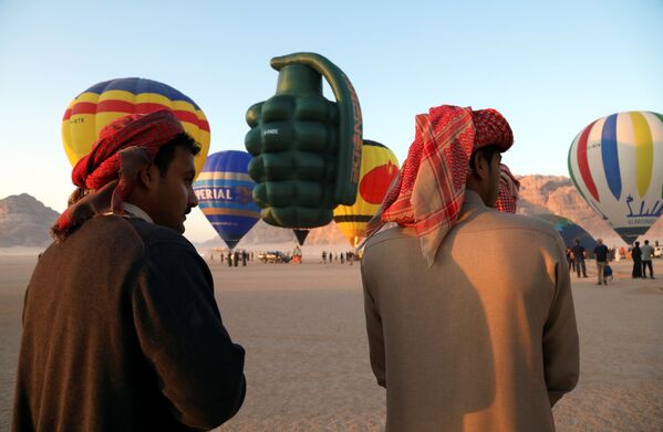 مهرجان منطاد الهواء الساخن في صحراء وادي رم، الأردن، 1 أكتوبر 2021. - سبوتنيك عربي