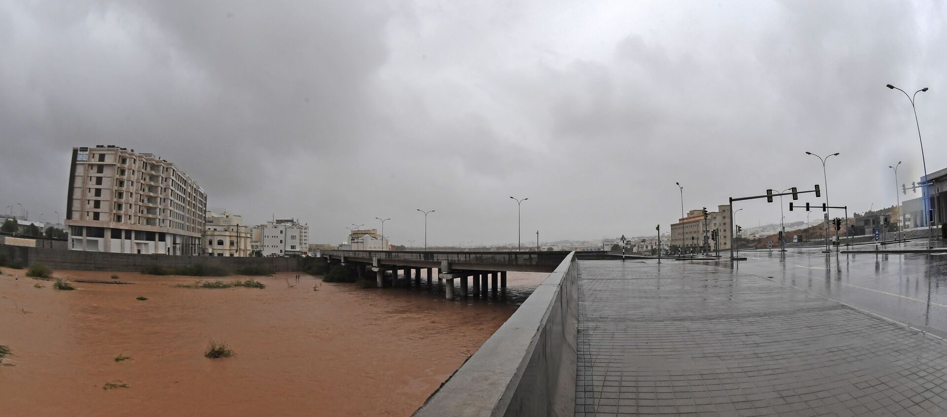 إعصار شاهين يضرب مدينة مسقط، سلطنة عمان 3 أكتوبر 2021 - سبوتنيك عربي, 1920, 09.10.2021