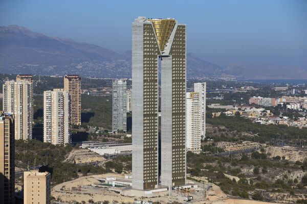 مبنى إنتيمبو (Intempo) في بينيدورم، وهو أحد أطول المباني السكنية في أوروبا، إسبانيا - سبوتنيك عربي