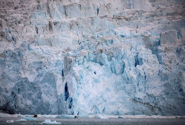  الجبل الجليدي إيكي في شمال إيلوليسات، غرينلاند ، 15 سبتمبر 2021 - سبوتنيك عربي