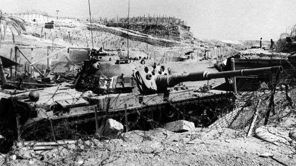 خط بارليف الذي أنشأته إسرائيل على الضفة الشرقية لقناة السويس إثر احتلال سيناء المصرية - سبوتنيك عربي