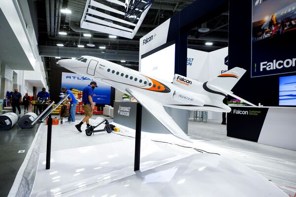جناح Dassault Aviation في مؤتمر ومعرض طيران الأعمال NBAA في لاس فيغاس، ولاية نيفادا، الولايات المتحدة، 11 أكتوبر 2021. - سبوتنيك عربي