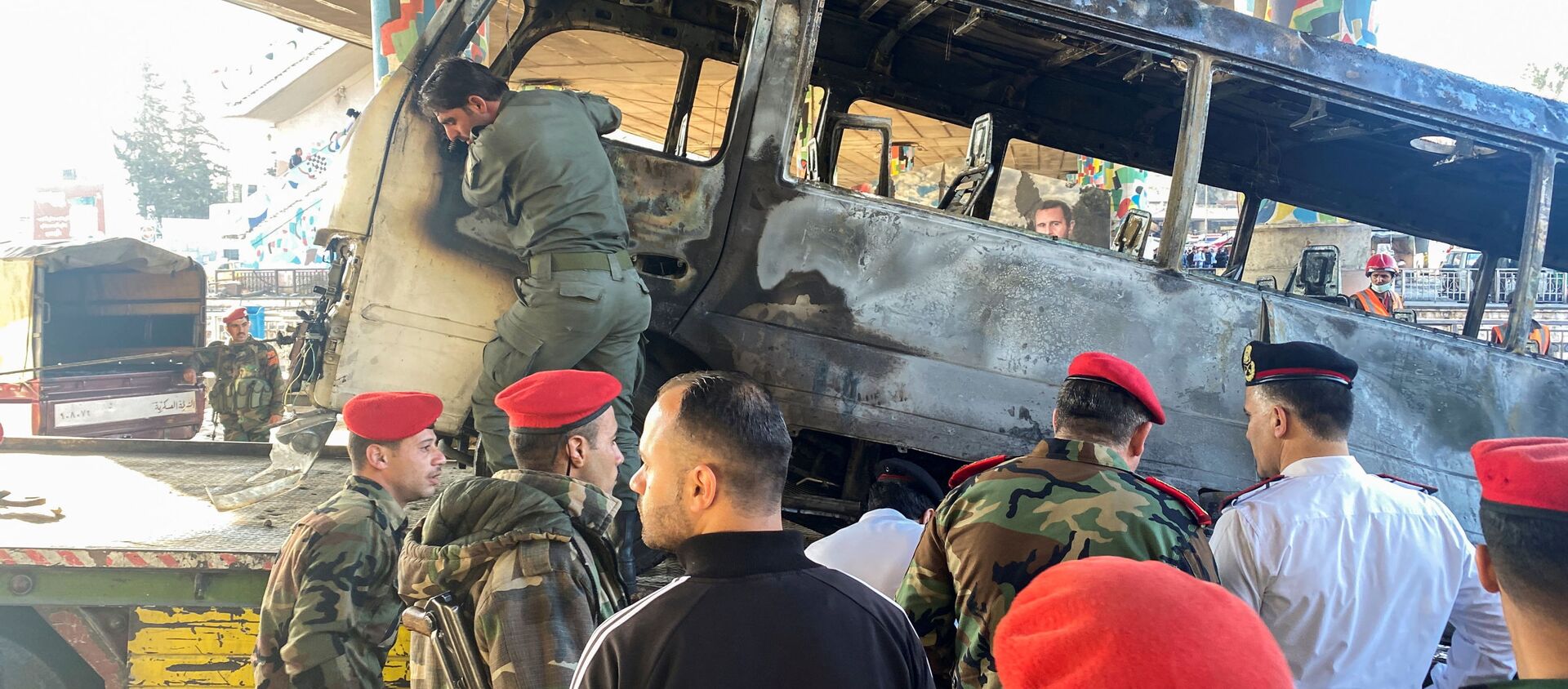 تفجير يستهدف حافلة مبيت عسكري في دمشق، سوريا 20 أكتوبر 2021 - سبوتنيك عربي, 1920, 20.10.2021