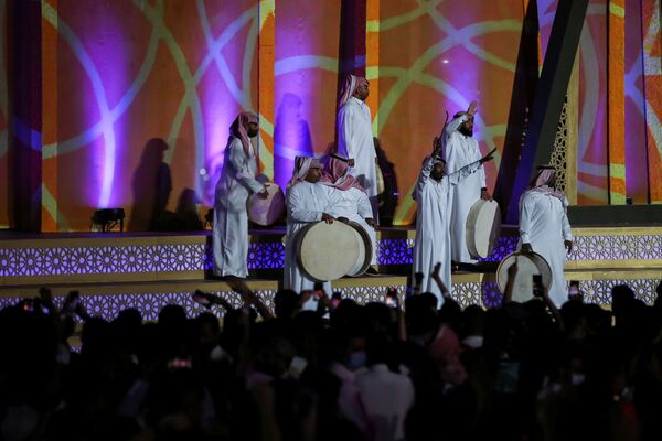 عرض غنائي خلال حفل افتتاح مهرجان موسم الرياض في الرياض، المملكة العربية السعودية، 20 أكتوبر 2021. - سبوتنيك عربي