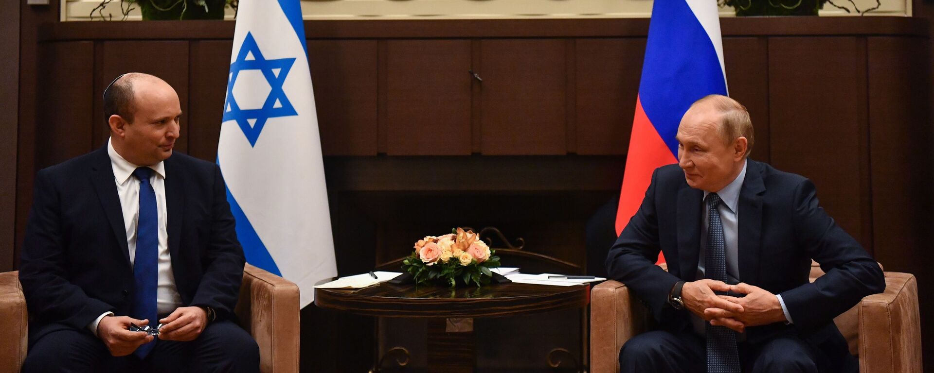 الرئيس الروسي فلاديمير بوتين خلال لقائه مع رئيس الوزراء الإسرائيلي نفتالي بينيت في سوتشي، روسيا 22 أكتوبر 2021 - سبوتنيك عربي, 1920, 14.03.2022