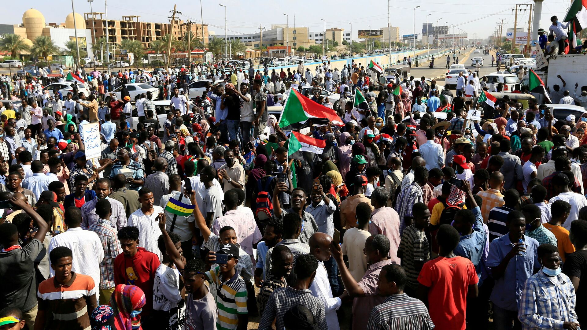 مظاهرات في شوارع مدينة الخرطوم، السودان 25 أكتوبر 2021 - سبوتنيك عربي, 1920, 28.10.2021