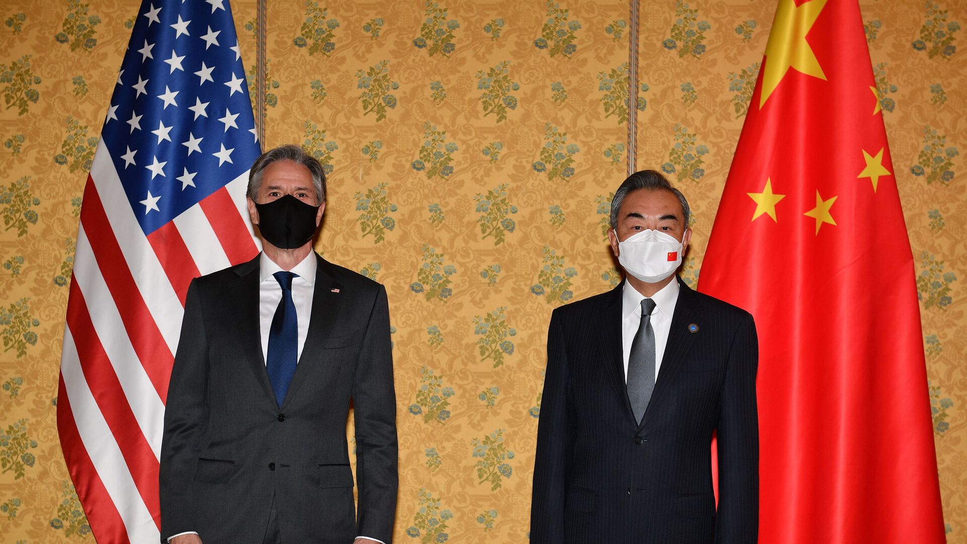 وزير الخارجية الأمريكي أنتوني بلينكن ونظيره الصيني وانغ يي - سبوتنيك عربي, 1920, 04.12.2021