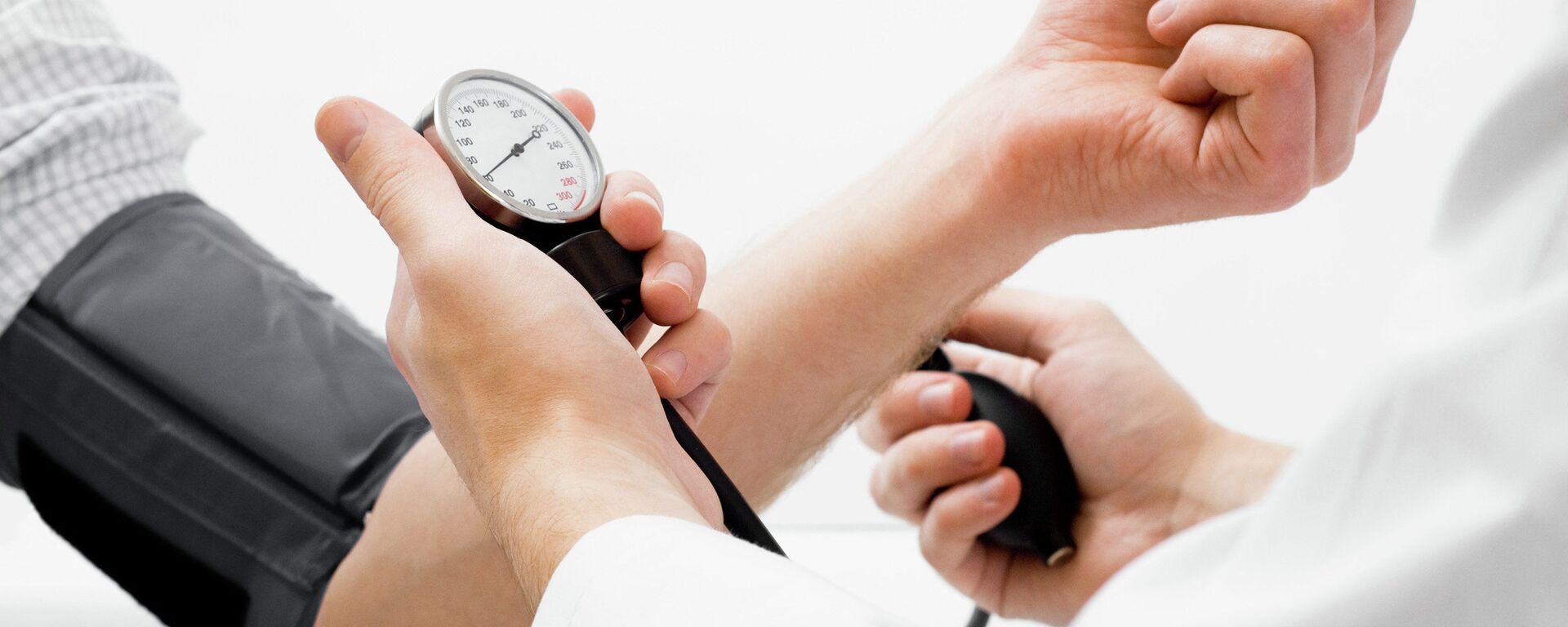 قياس ضغط الدم - سبوتنيك عربي, 1920, 26.04.2022