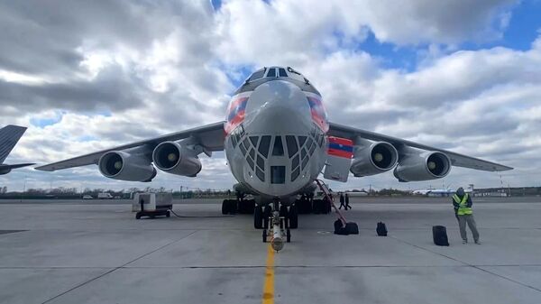 طائرة روسية تحمل مساعدات إنسانية - سبوتنيك عربي