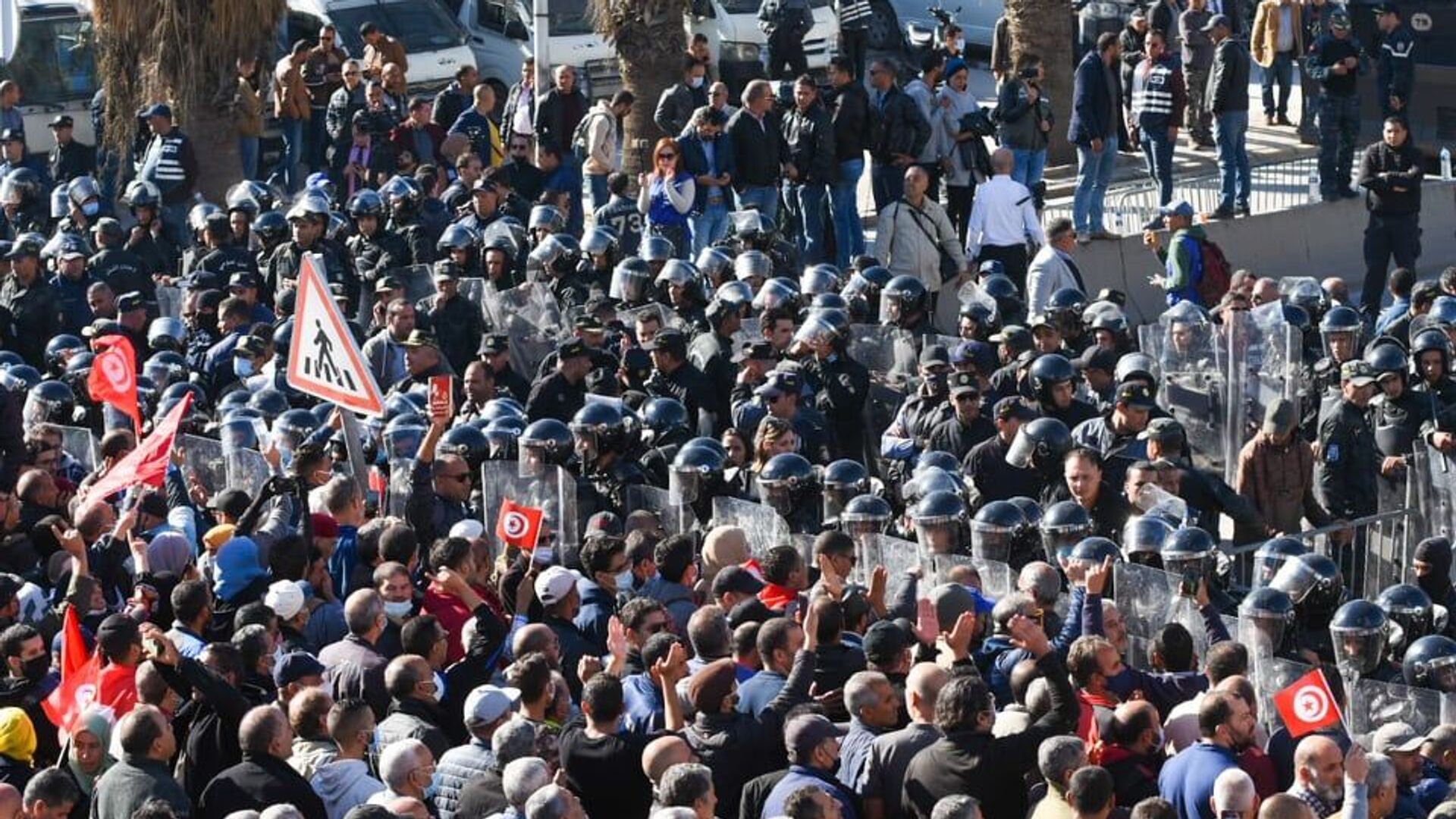 مسيرة احتجاجية ضد إجراءات الرئيس التونسي قيس سعيد - سبوتنيك عربي, 1920, 14.11.2021