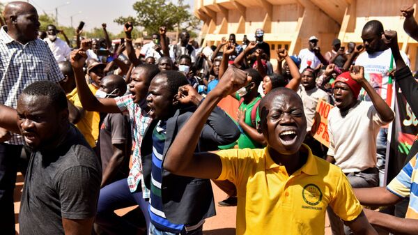 محتجون في بوركينا فاسو - سبوتنيك عربي