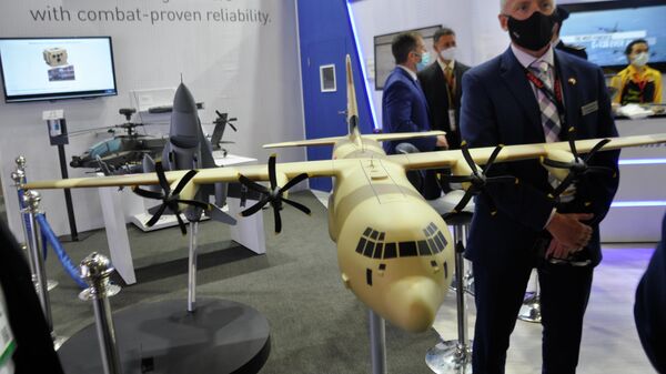  الجناح الأمريكي بمعرض إيديكس 2021 - طائرة النقل العسكري الأمريكية سي 130 جيه - سبوتنيك عربي