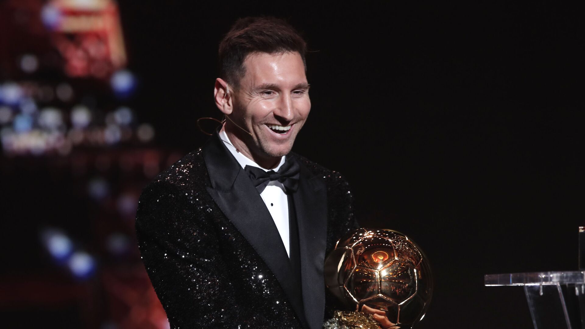 لاعب كرة القدم الأرجنتيني، ليونيل ميسي، يفوز بجائزة الكرة الذهبية لأفضل لاعب في العالم للمرة السابعة في تاريخه، 29 نوفمبر 2021 - سبوتنيك عربي, 1920, 07.12.2021