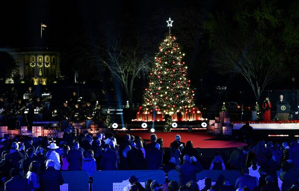مراسم إضاءة شجرة عيد الميلاد الرئيسية في واشنطن، الولايات المتحدة 2 ديسمبر 2021 - سبوتنيك عربي