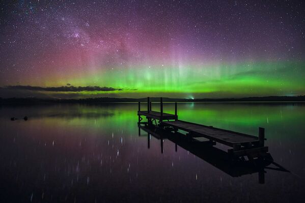 صورة بعنوان الشفق القطبي الجنوبي، للمصور ديفيد أولدينهوف من أستراليا، التي دخلت ضمن قائمة أفضل مصور أضواء الشمال لعام 2021.  - سبوتنيك عربي
