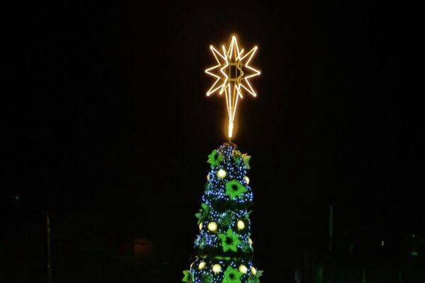 إضاءة شجرة الميلاد في السقيلبية وسط سوريا - سبوتنيك عربي