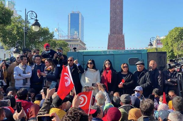 مسيرة معارضة لقيس سعيد في شارع الحبيب بورقيبة في الذكرى الـ11 للثورة التونسية
 - سبوتنيك عربي