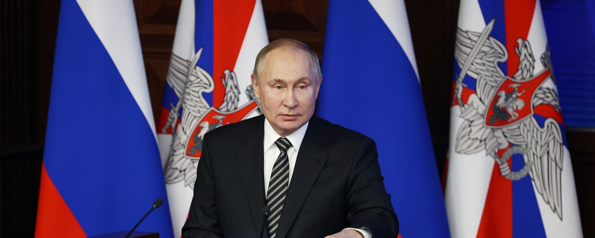 القائد الأعلى، الرئيس الروسي فلاديمير بوتين يشارك في الاجتماع الموسع النهائي لمجلس الدفاع الروسية في موسكو، روسيا 21 ديسمبر 2021 - سبوتنيك عربي, 1920, 21.12.2021
