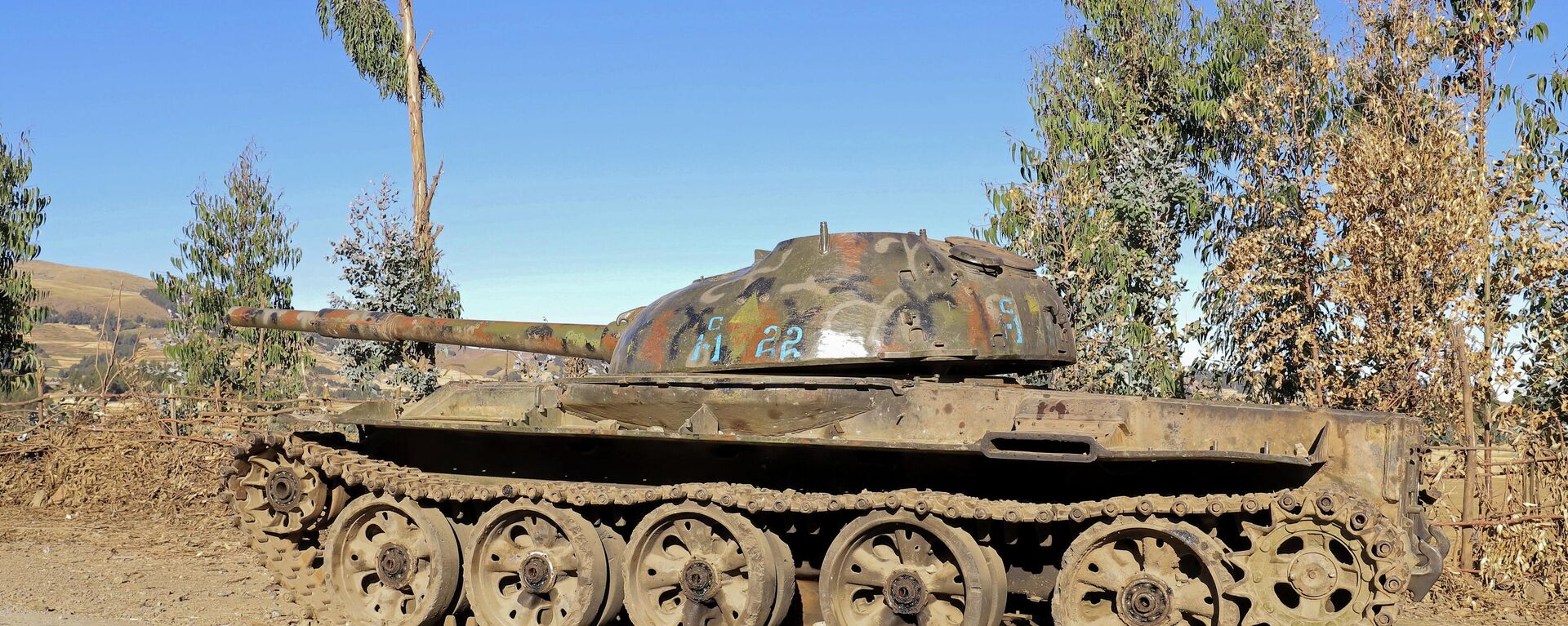 دبابة تعرضت للهجوم خلال التصعيد العسكري بين قوات الجيش الإثيوبي وقوات جبهة تيغراي، 7 ديسمبر 2021 - سبوتنيك عربي, 1920, 01.04.2022