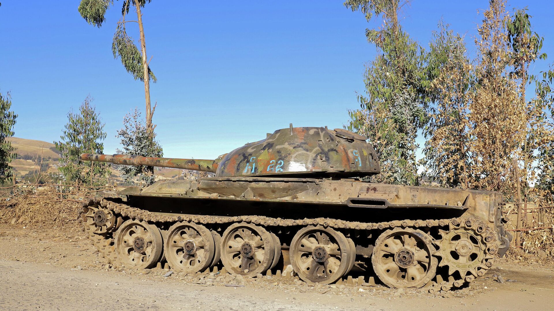 دبابة تعرضت للهجوم خلال التصعيد العسكري بين قوات الجيش الإثيوبي وقوات جبهة تيغراي، 7 ديسمبر 2021 - سبوتنيك عربي, 1920, 14.01.2022
