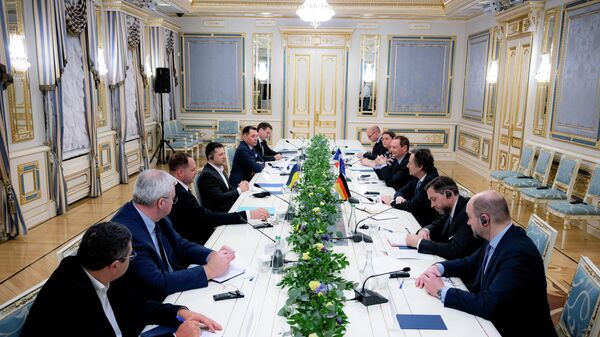 استقبال الرئيس الأوكراني فلاديمير زيلينسكي مستشارين لقادة فرنسا وألمانيا في كييف - سبوتنيك عربي