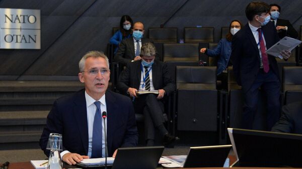 الأمين العام لحلف الناتو، ينس ستولتنبرغ، خلال اجتماع روسيا والناتو في بروكسل، بلجيكا 12 يناير 2022 - سبوتنيك عربي