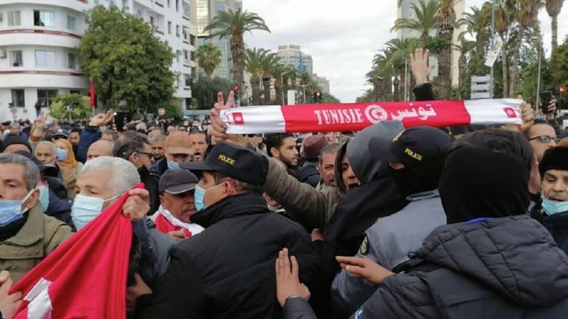 أحزاب معارضة للرئيس التونسي تتظاهر في شارع الحبيب بورقيبة  - سبوتنيك عربي, 1920, 14.01.2022