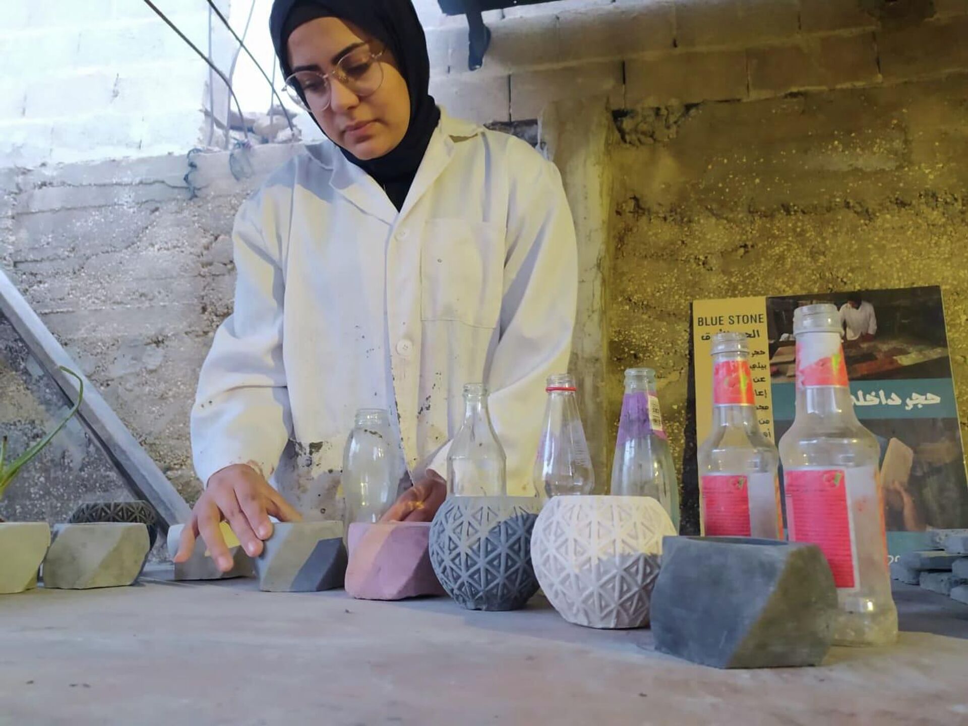 روان رجب، فلسطينية تصنع الحجر الأزرق الصديق للبيئة - سبوتنيك عربي, 1920, 18.01.2022