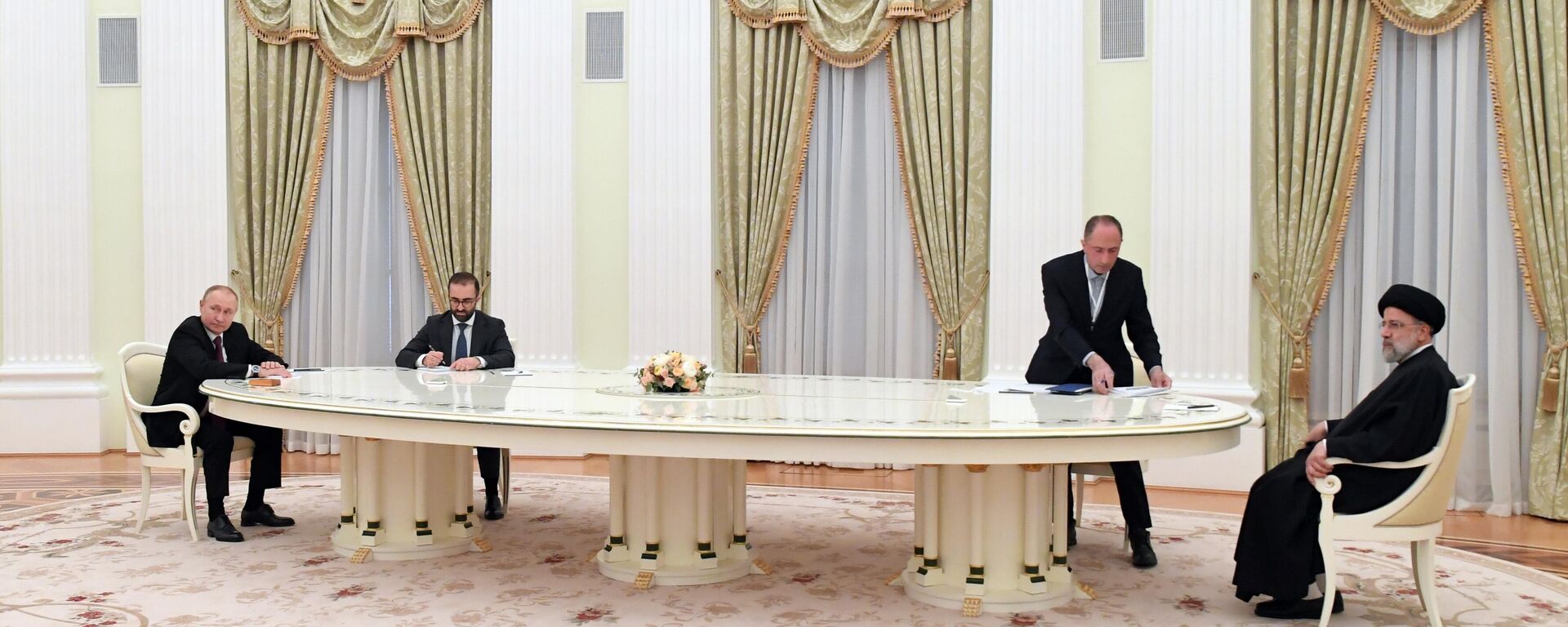 لقاء الرئيس الروسي فلاديمير بوتين والرئيس الإيراني إبراهيم رئيسي في موسكو، روسيا 19 يناير 2022 - سبوتنيك عربي, 1920, 24.02.2022