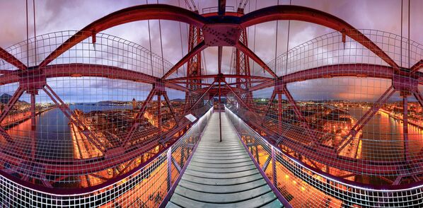 صورة جسر فيسكايا (الجسر المعلق، ضمن قائمة يونسكو للتراث العالمي) للمصور الإسباني بيدرو لويس أخورياغيرا سايز، الذي ترشح لنهائي مسابقة فن البناء  لعام 2021 - سبوتنيك عربي