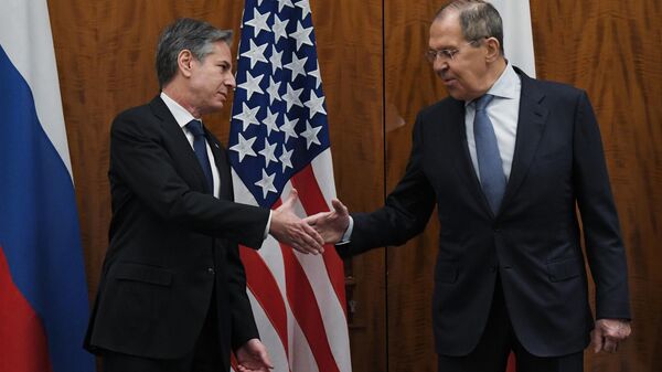 لقاء وزير الخارجية الروسي سيرغي لافروف ونظيره الأمريكي أنتوني بلينكن في جنيف، سويسرا 21 يناير 2022 - سبوتنيك عربي