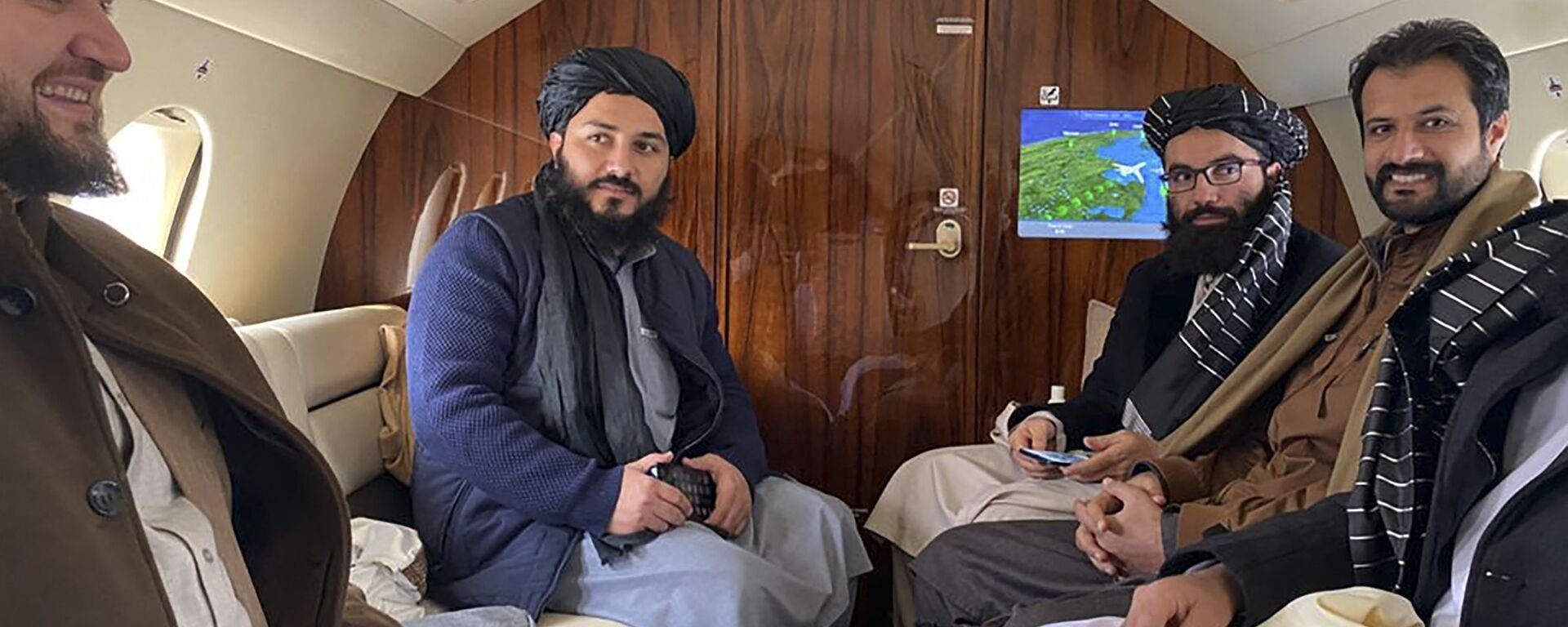  ممثلو طالبان يتجهون من كابول إلى أوسلو، النرويج 22  يناير 2022 أنس حقاني (يمين) ممثل وفد طالبان في المفاوضات - سبوتنيك عربي, 1920, 19.03.2022